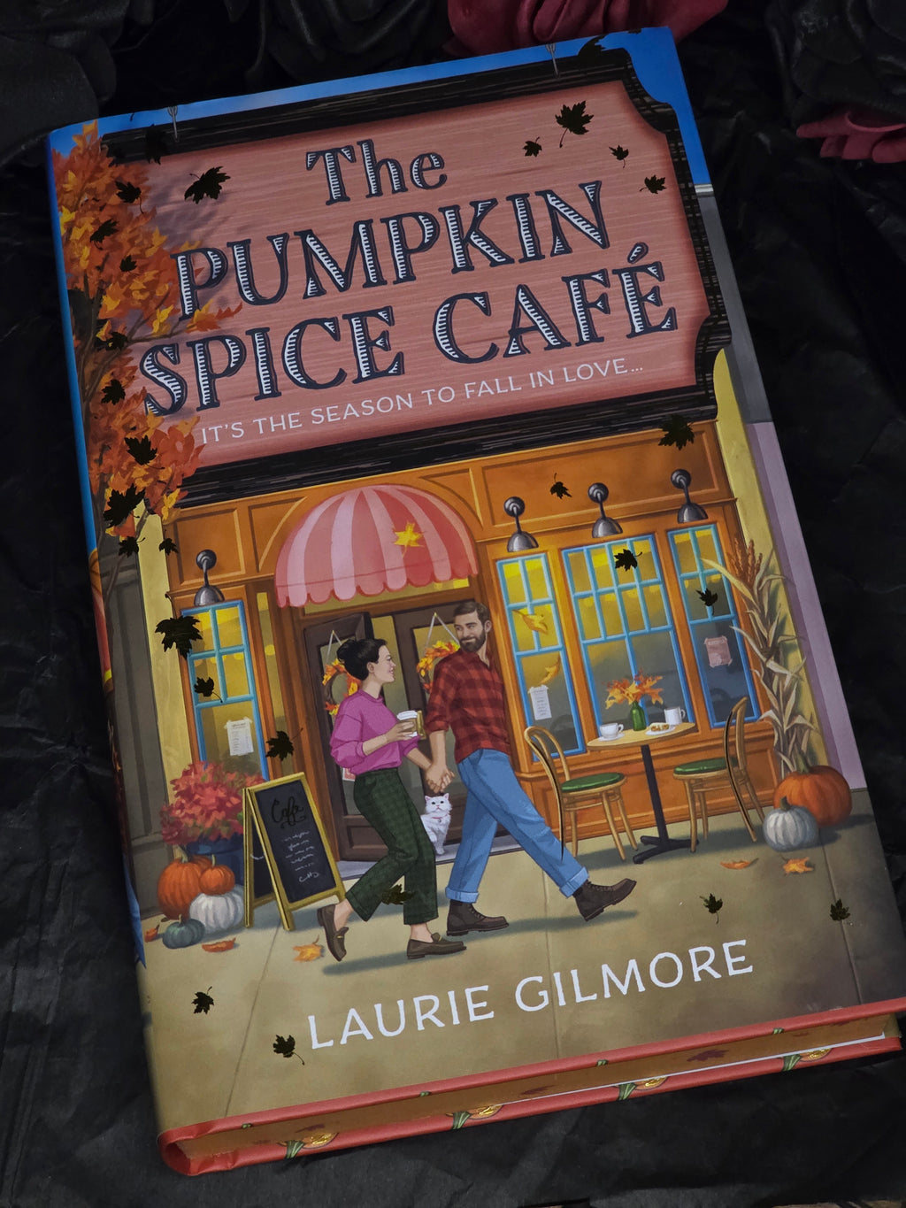 The Pumpkin Spice Café Deluxe Edition, av Laurie Gilmore (inbunden, engelsk utgåva)
