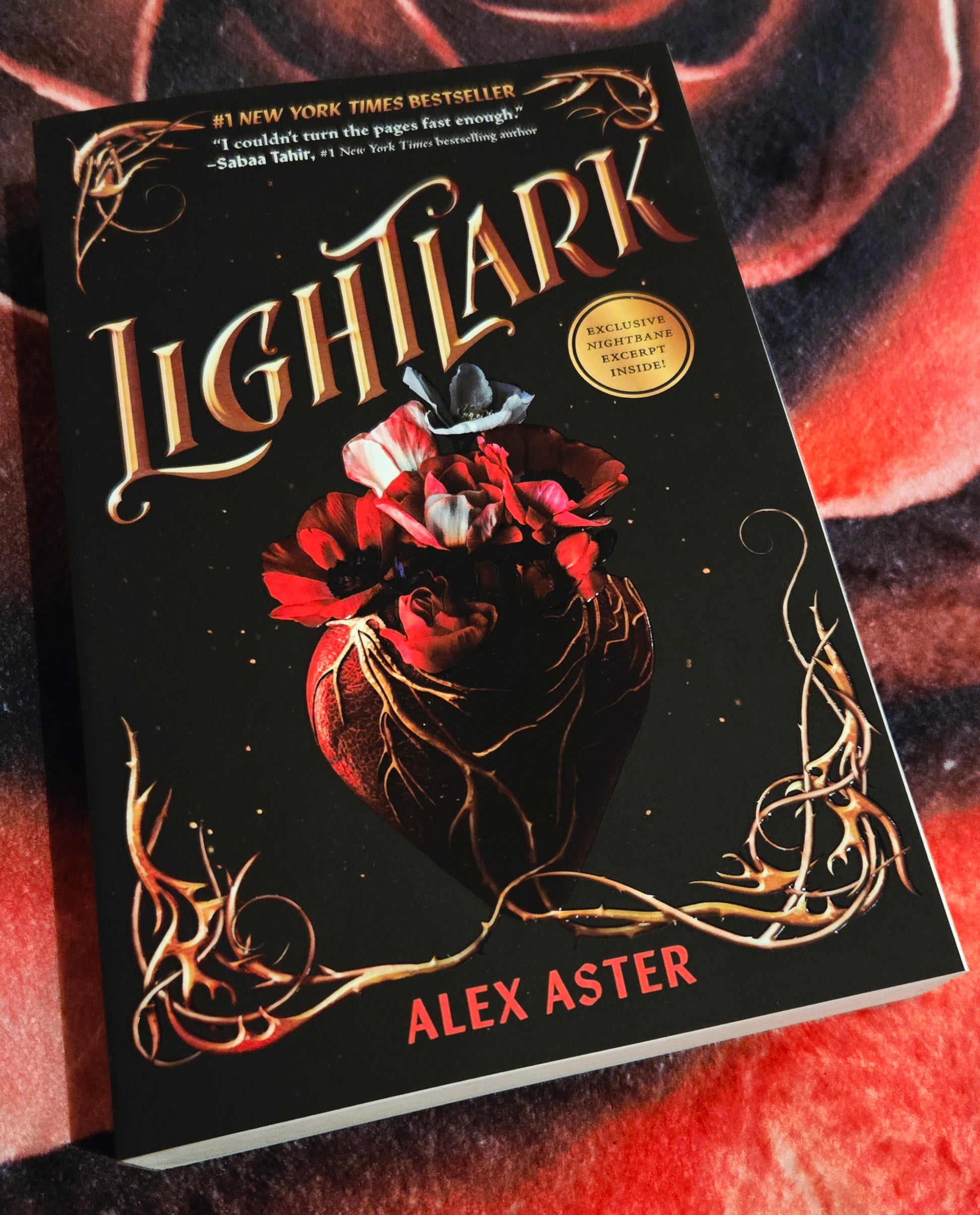 Lightlark (Lightlark Saga #1), by Alex Aster (softback, english edition)