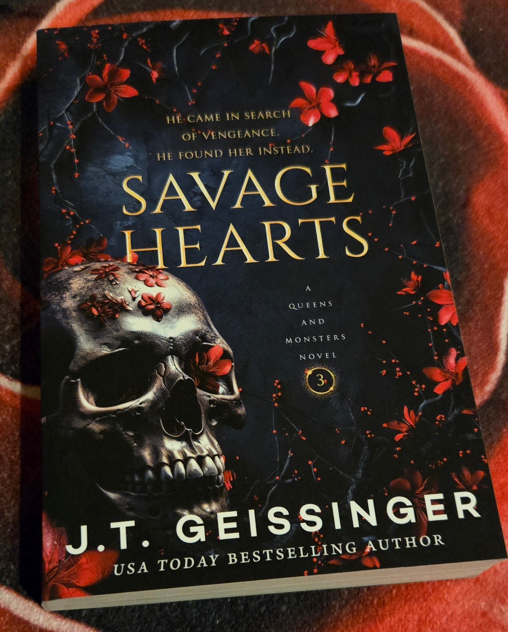 Savage Hearts (Queens And Monsters #3), by J.T. Geissinger (softback, english edition)