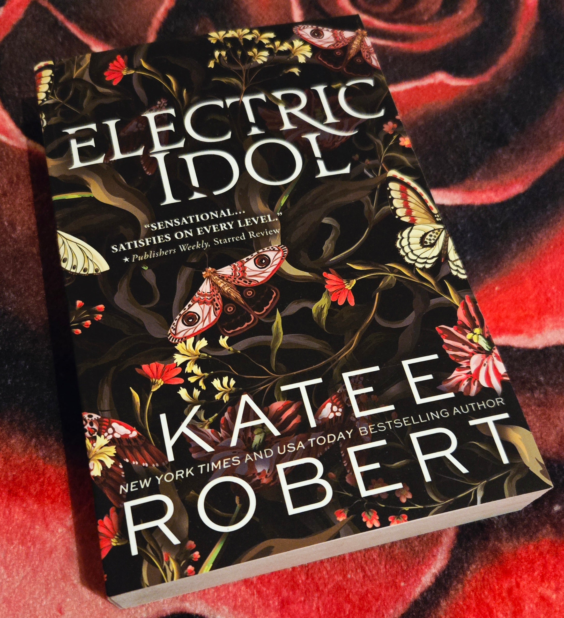 Electric Idol (Dark Olympus #2), by Katee Robert (softback, english edition)