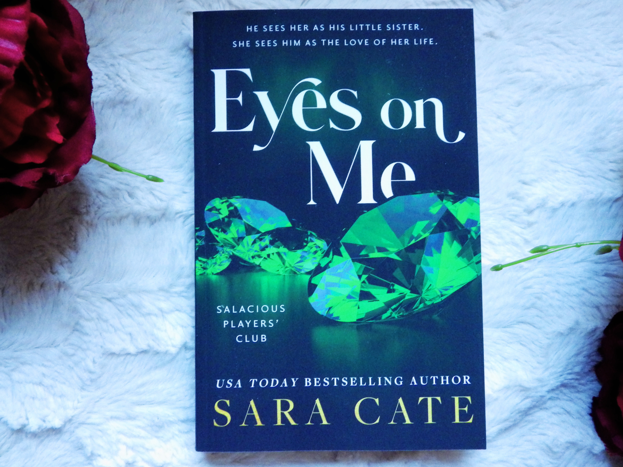Eyes On Me, Sara Cate (softback)
