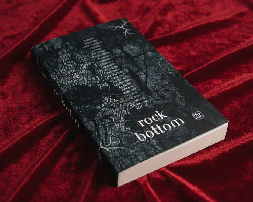 Rock Bottom: A Multi-Genre Anthology, by Ivy Graves & Willow Lewis (softback, english edition)